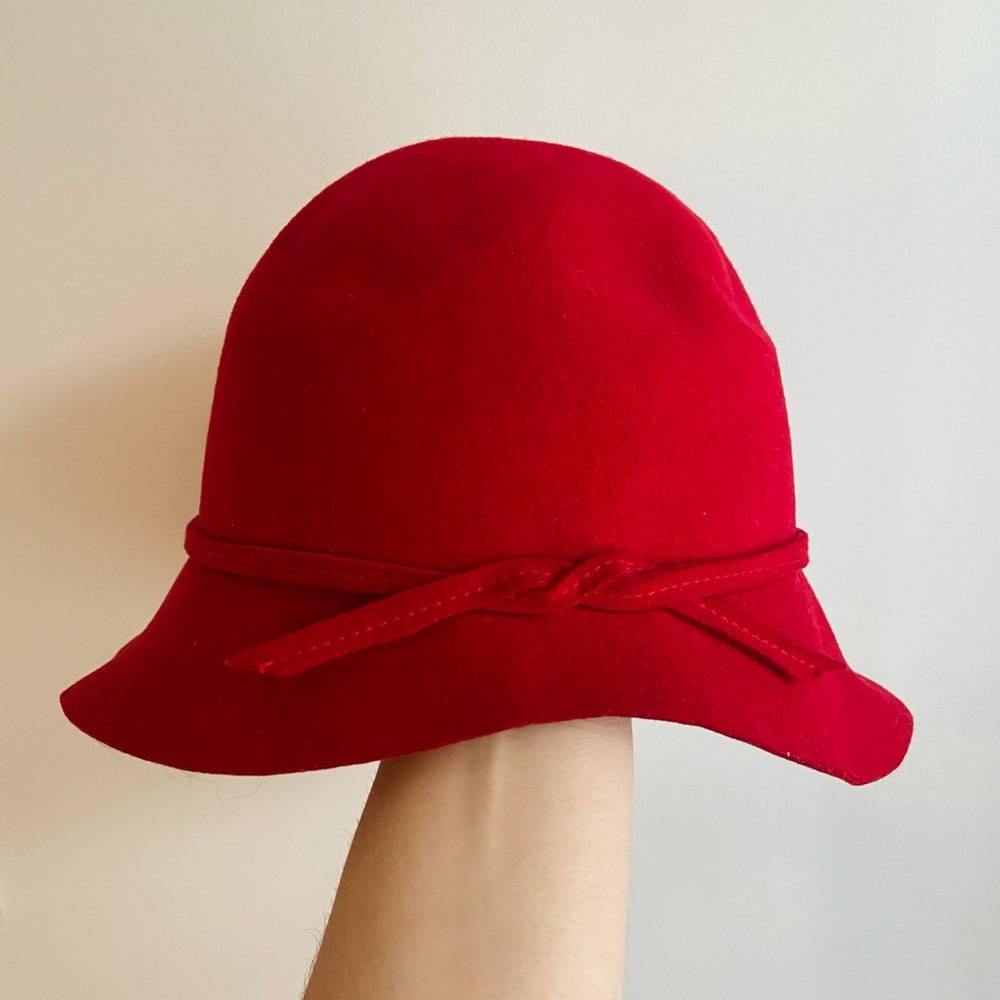 Vintage red hat